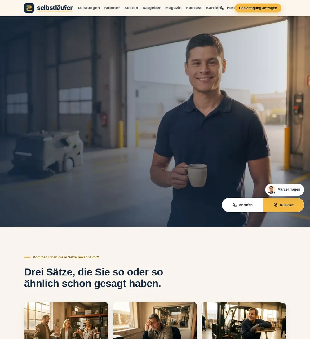 Startseite von Selbstläufer: Marcel Avalos in der Halle mit Kaffeetasse, dahinter der Reinigungsroboter
